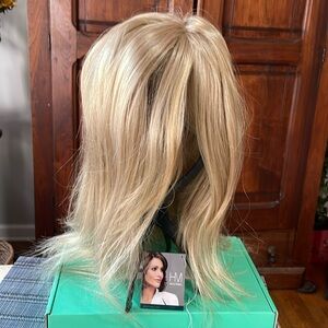 NWT-Henry Margu Wig - Morgan
This wig has never been worn.  Price reduced.